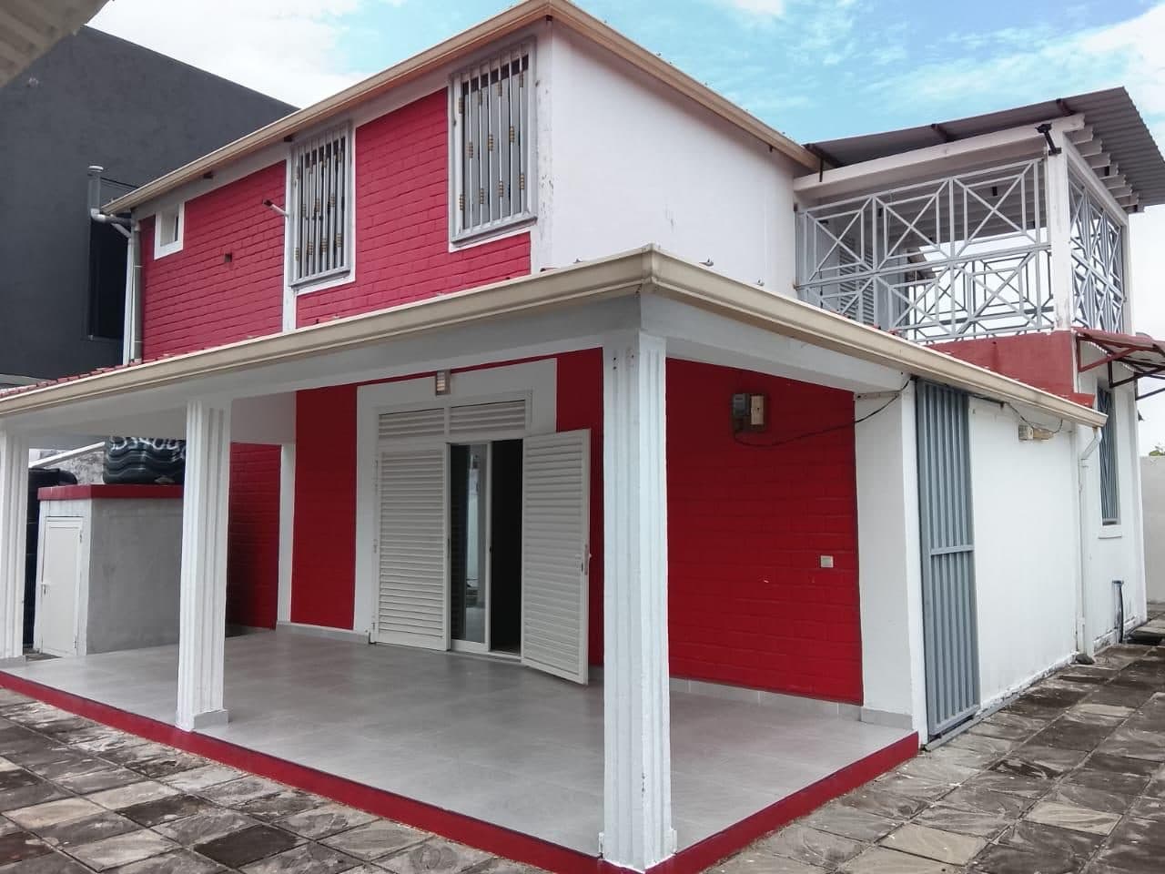 À louer - Duplex, 4 pièces situé à Comores