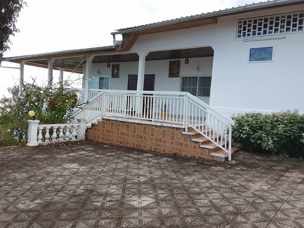 À louer - Villa, 4 pièces située à SALIMANI