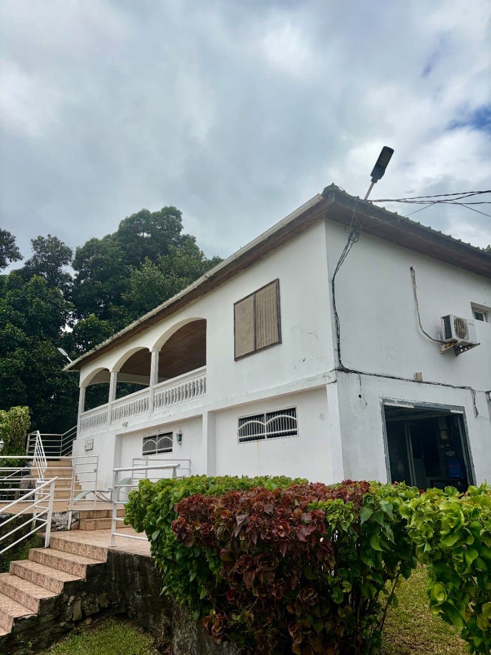 À louer - Villa, 4 pièces située à Moroni