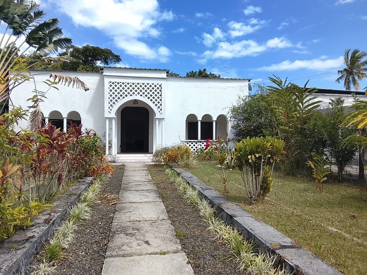 À louer - Maison traditionnelle, 4 pièces située à Moroni