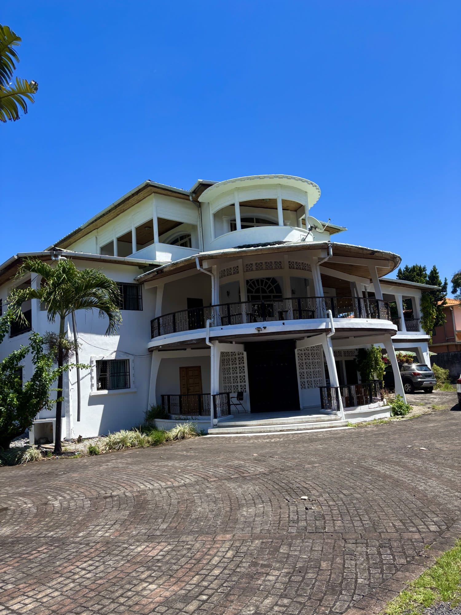 À louer - Villa, 6 pièces située à Bambao