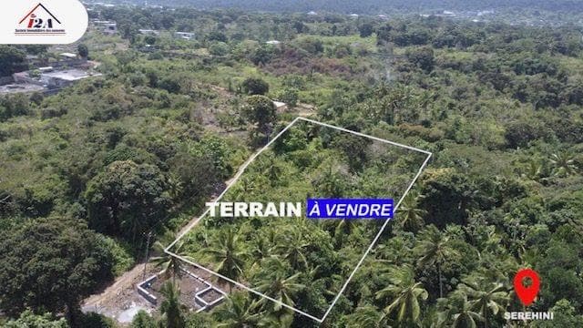 À vendre - Terrain constructible 500 m² situé à Serehini